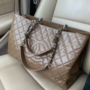 (TRADED) Authentic Chanel XL Grand Shopping Tote